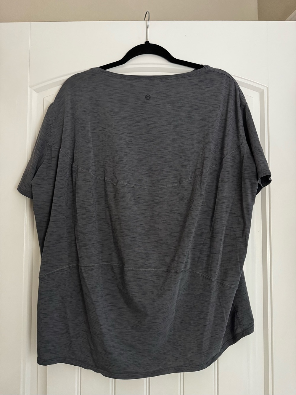 lululemon athletica Heathered Charcoal Short Sleeve Tee - Picture 2 of 2